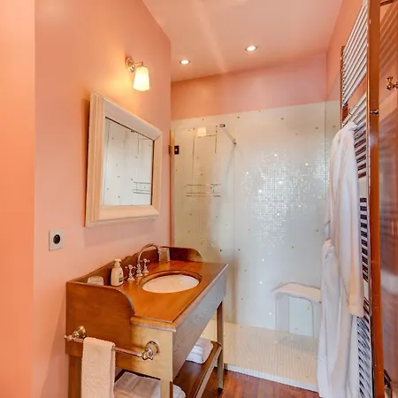 Tocqueville-les-murs Chateau Sleeps 10 Wifi