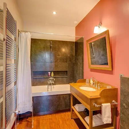 Tocqueville-les-murs Chateau Sleeps 10 Wifi * Tocqueville (Manche)